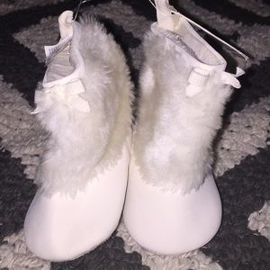 White infant winter boots